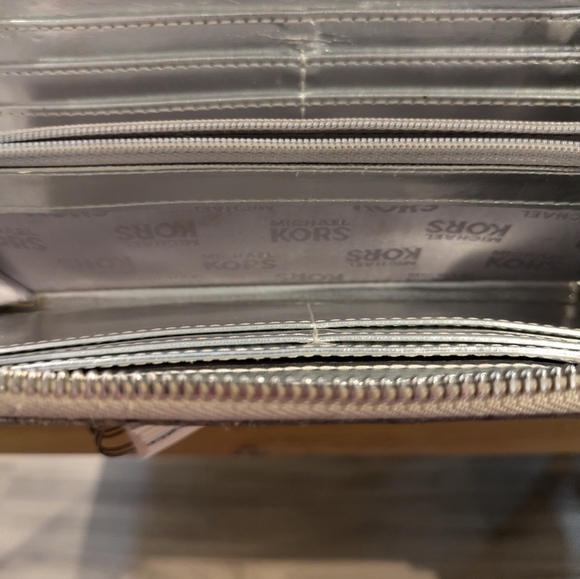 Michael Kors zip continental wallet clutch snakeskin - Picture 9 of 10